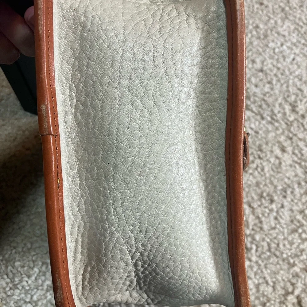 Dooney & Bourke Ivory Leather Crossbody Vintage Bag - Picture 5 of 14